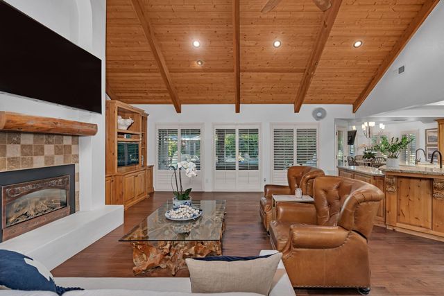 859 E Partridge Lane, Fresno, CA 93730