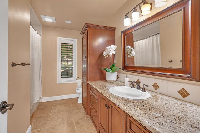859 E Partridge Lane, Fresno, CA 93730
