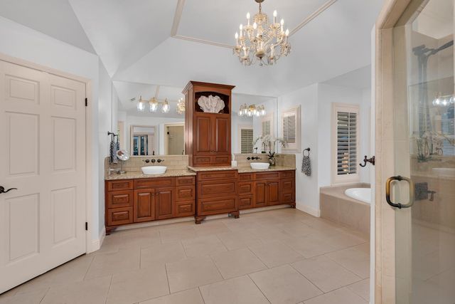 859 E Partridge Lane, Fresno, CA 93730