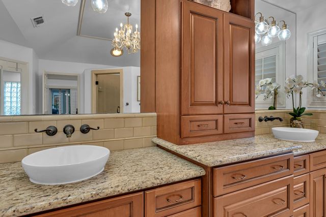 859 E Partridge Lane, Fresno, CA 93730