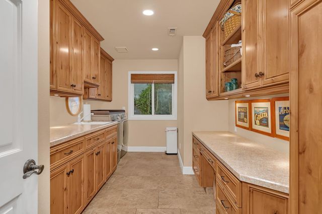 859 E Partridge Lane, Fresno, CA 93730