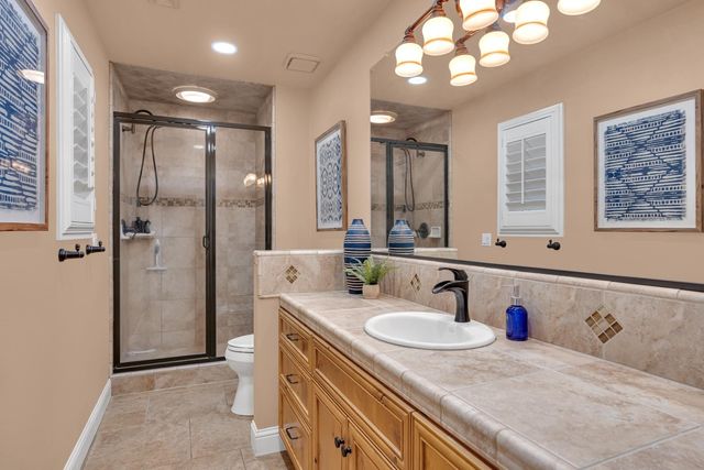 859 E Partridge Lane, Fresno, CA 93730