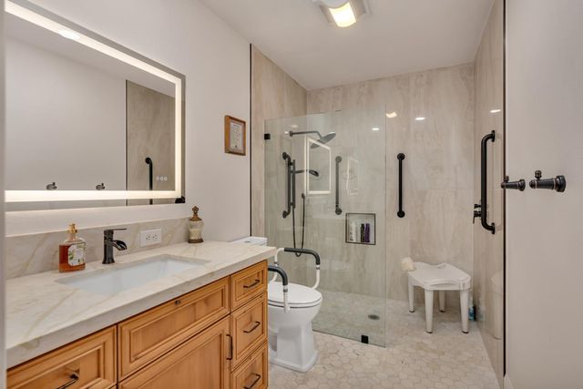 859 E Partridge Lane, Fresno, CA 93730