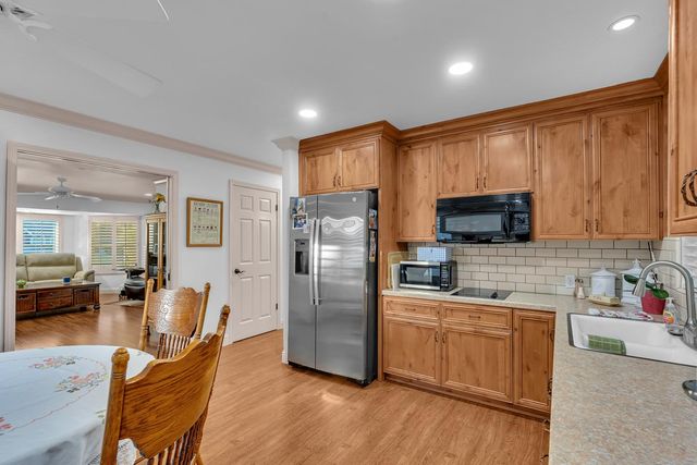 859 E Partridge Lane, Fresno, CA 93730
