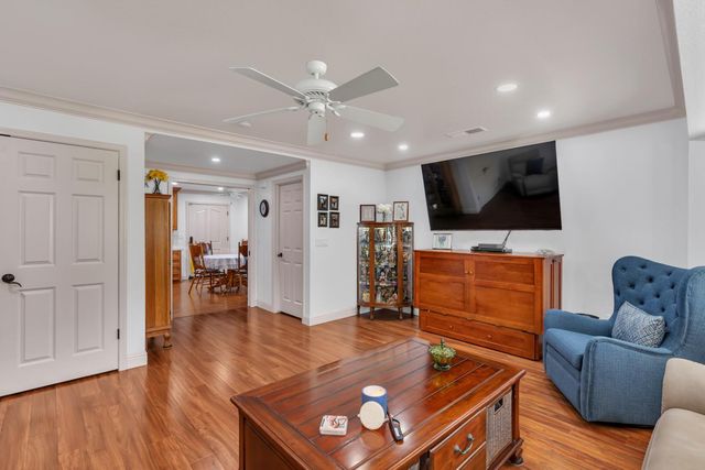 859 E Partridge Lane, Fresno, CA 93730