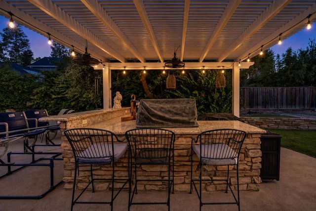859 E Partridge Lane, Fresno, CA 93730