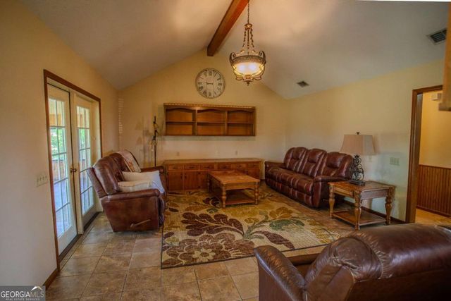 68 Smart Road, Baxley, GA 31513