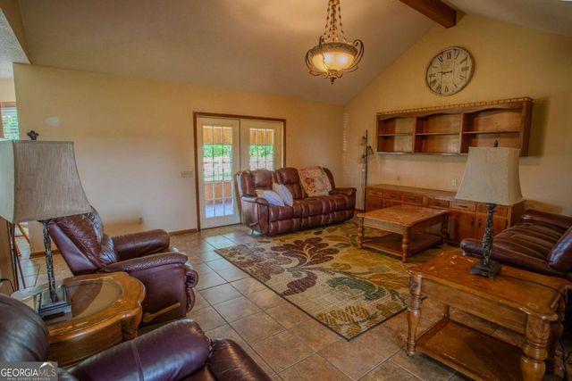 68 Smart Road, Baxley, GA 31513