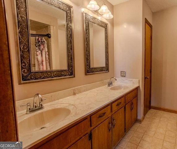 68 Smart Road, Baxley, GA 31513