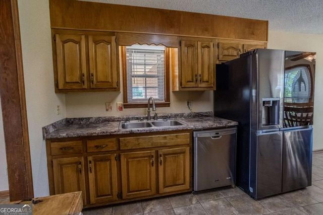 68 Smart Road, Baxley, GA 31513