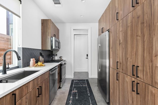 631 Tillery ST 1, Austin, TX 78702