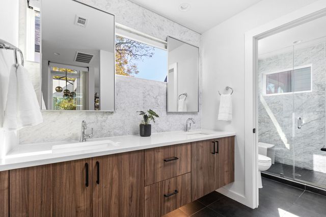 631 Tillery ST 1, Austin, TX 78702