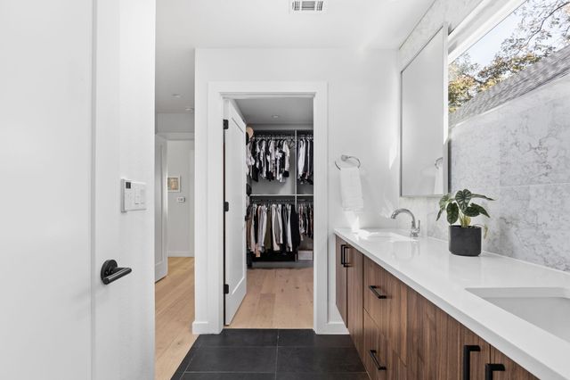 631 Tillery ST 1, Austin, TX 78702