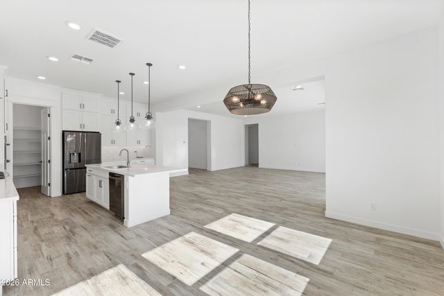 7561 W EVANS Drive, Peoria, AZ 85381