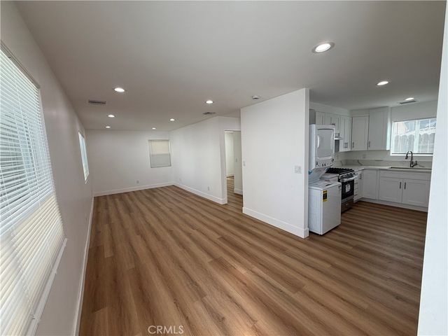 2808 Exposition Pl, Los Angeles, CA 90018