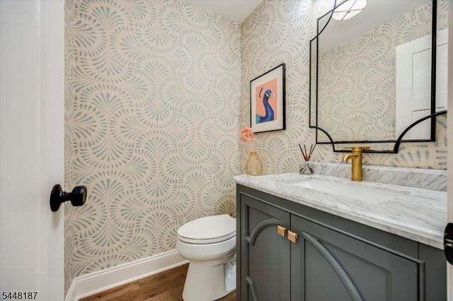 24 Ridge Rd, Glen Rock Boro, NJ 07452