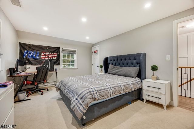 24 Ridge Rd, Glen Rock Boro, NJ 07452