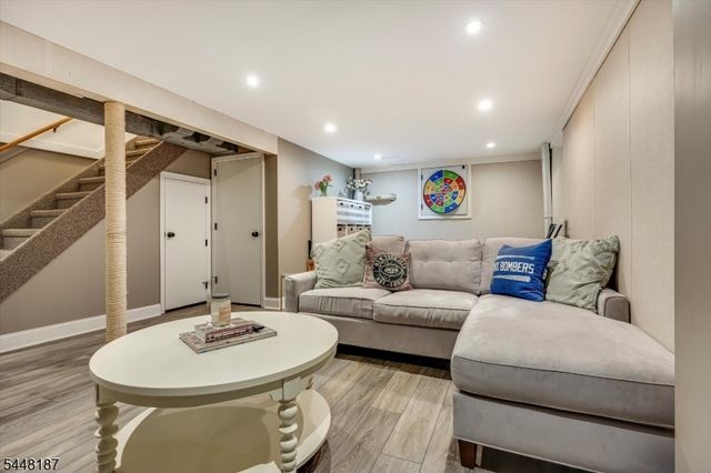 24 Ridge Rd, Glen Rock Boro, NJ 07452