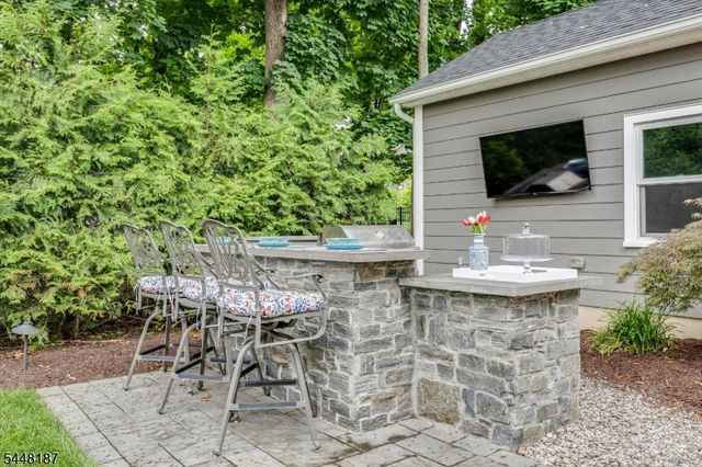 24 Ridge Rd, Glen Rock Boro, NJ 07452