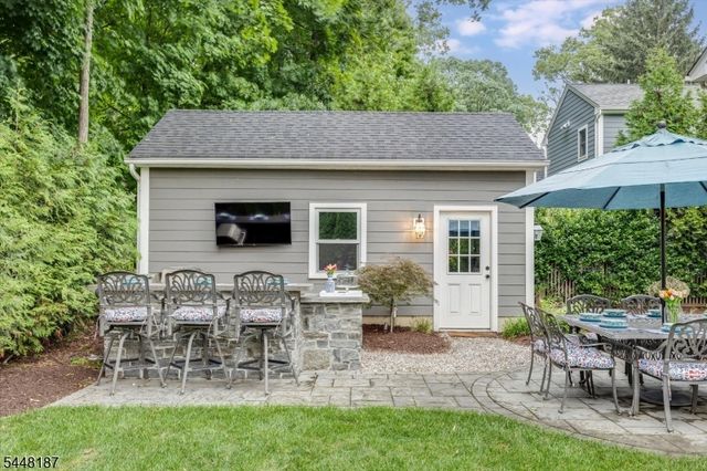 24 Ridge Rd, Glen Rock Boro, NJ 07452