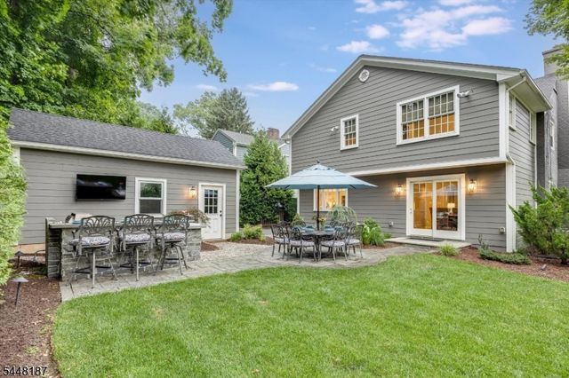 24 Ridge Rd, Glen Rock Boro, NJ 07452