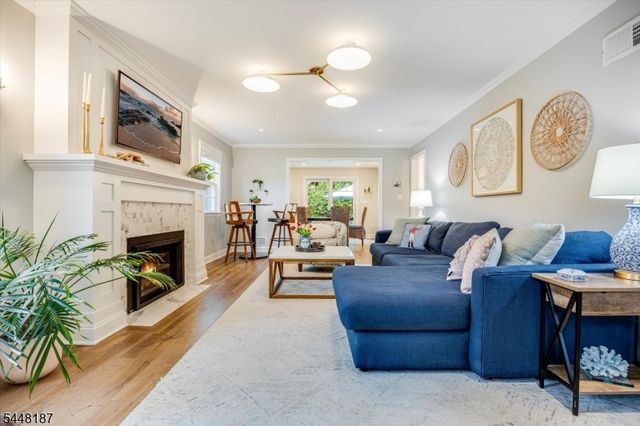 24 Ridge Rd, Glen Rock Boro, NJ 07452