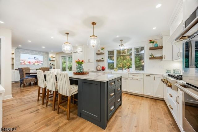 24 Ridge Rd, Glen Rock Boro, NJ 07452