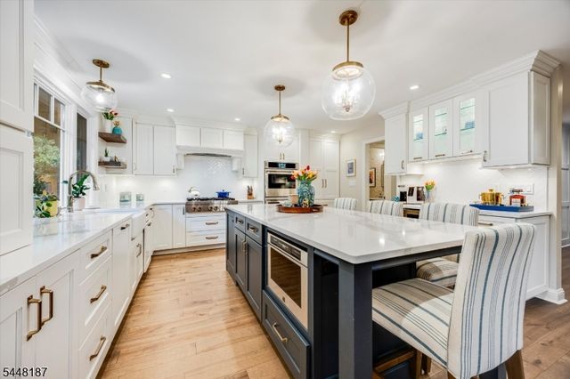 24 Ridge Rd, Glen Rock Boro, NJ 07452