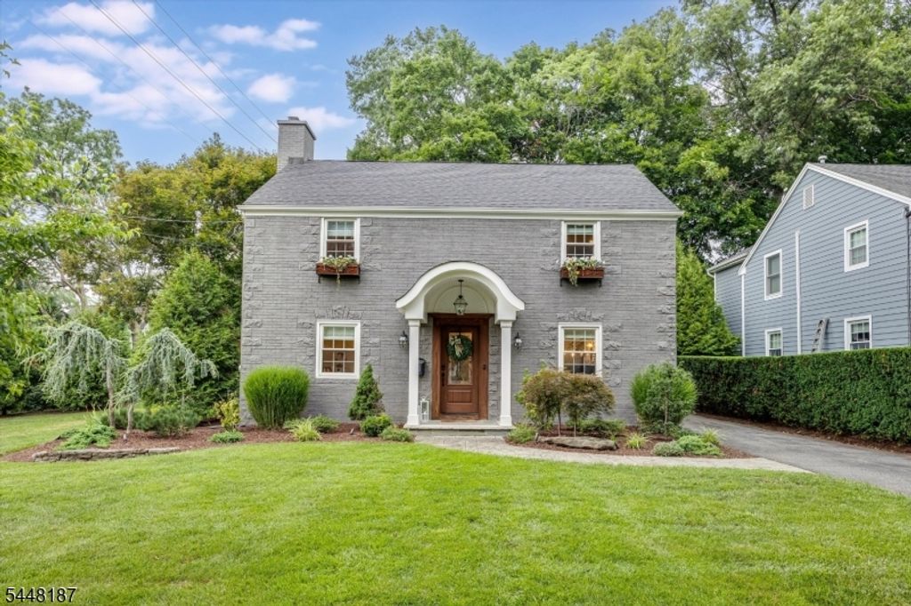 24 Ridge Rd, Glen Rock Boro, NJ 07452
