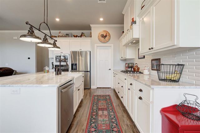 8930 Tall Oaks Drive, Guthrie, OK 73044