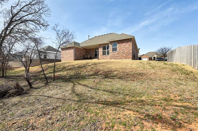 8930 Tall Oaks Drive, Guthrie, OK 73044