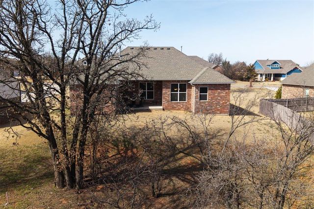 8930 Tall Oaks Drive, Guthrie, OK 73044