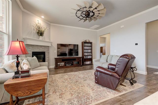 8930 Tall Oaks Drive, Guthrie, OK 73044
