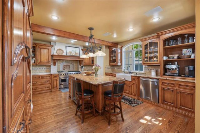 3594 Castle Reagh Place, Riverside, CA 92506