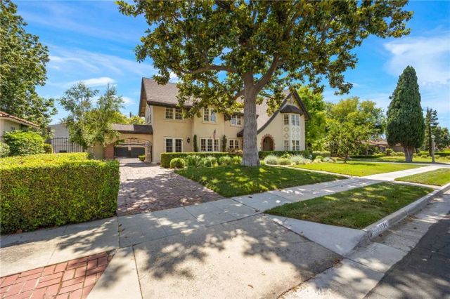 3594 Castle Reagh Place, Riverside, CA 92506