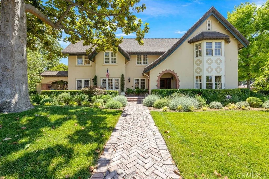 3594 Castle Reagh Place, Riverside, CA 92506