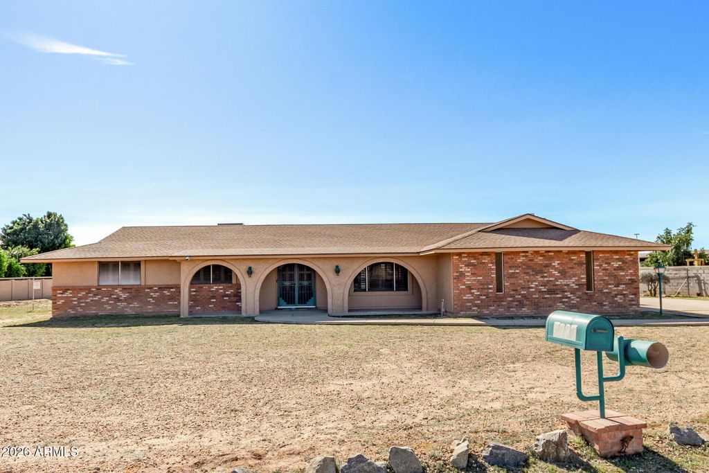 Image 1 of property listing at 9239 W VILLA LINDO Drive, Peoria, AZ 85383