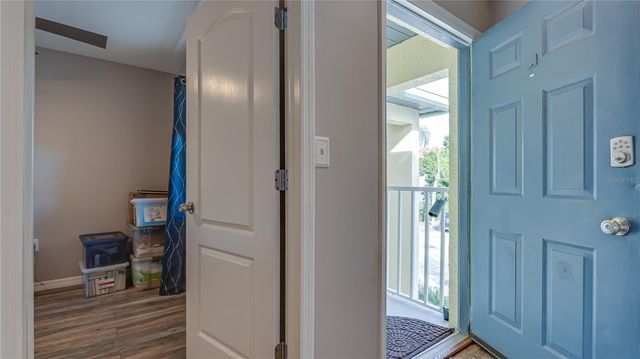 6145 113TH STREET 415, Seminole, FL 33772