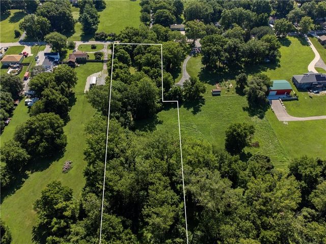 604 N Dickinson Road, Independence, MO 64050