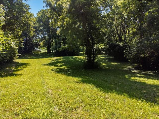 604 N Dickinson Road, Independence, MO 64050