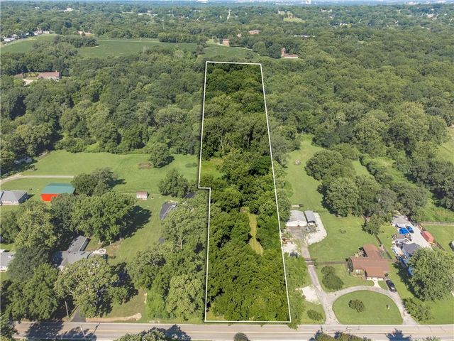 604 N Dickinson Road, Independence, MO 64050
