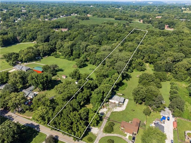 604 N Dickinson Road, Independence, MO 64050