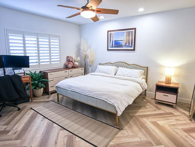 7609 E Indian Bend Road 2009, Scottsdale, AZ 85250