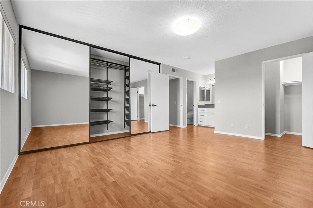 Image 28 of property listing at 1304 Stanley 10, Glendale, CA 91206