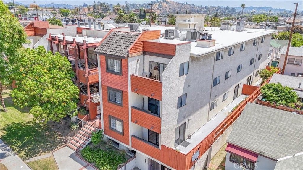 Image 31 of property listing at 1304 Stanley 10, Glendale, CA 91206