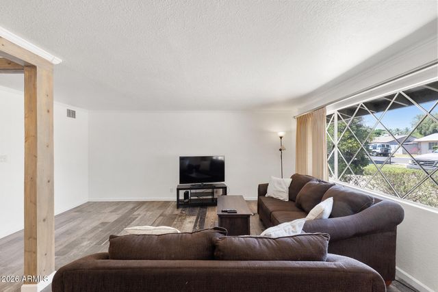 317 E GRISWOLD Road, Phoenix, AZ 85020