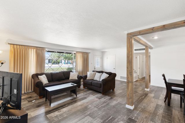 317 E GRISWOLD Road, Phoenix, AZ 85020