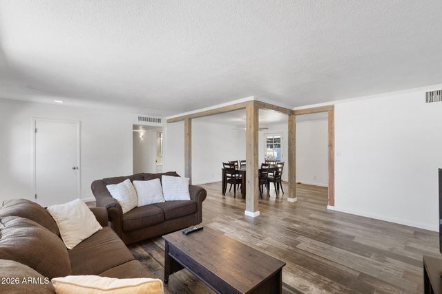 317 E GRISWOLD Road, Phoenix, AZ 85020
