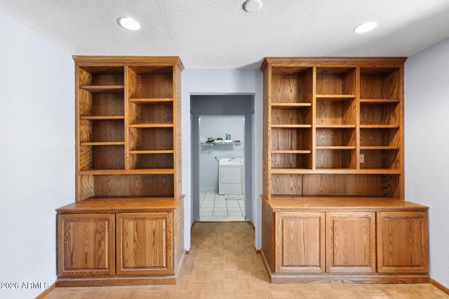 317 E GRISWOLD Road, Phoenix, AZ 85020