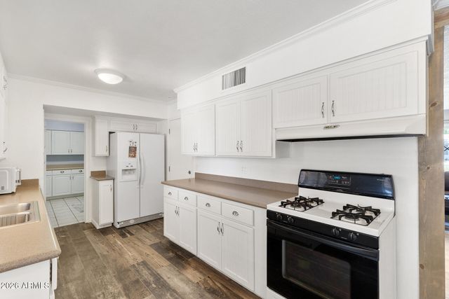 317 E GRISWOLD Road, Phoenix, AZ 85020